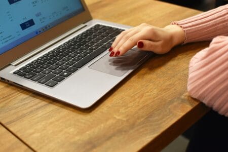 vardan papikyan VlLEnPTTtGM unsplash