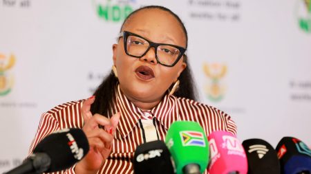 Two in Three Learners Use AI Chatbots to Prepare for Exams, Oxford Survey Finds – But South Africa Has the Widest Device Gap Gwarube